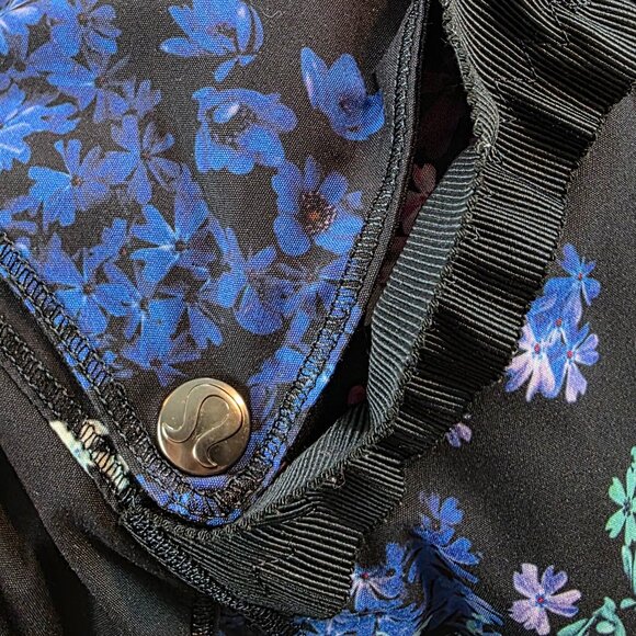 Lululemon Run Bandit Petal Pop Jacket Hooded Full Zip Thumb Holes Peplum‎ Hem 6 - Picture 9 of 12